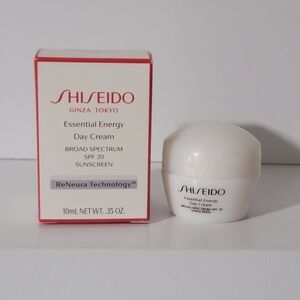 Shiseido Essential Energy Day Cream SPF 20 - White